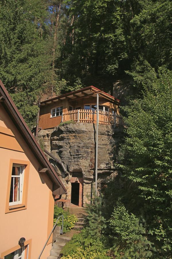 Malbenka - Chata Na Skale Pod Hradem Kokorin Екстер'єр фото